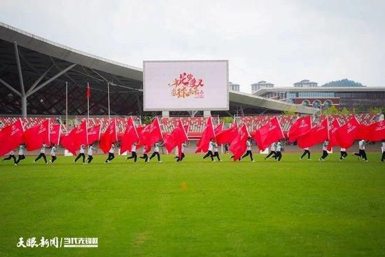 上半场双方战成0-0平；易边再战，朗斯反击造点，弗兰科夫斯基点射破门；78分钟，塞维利亚获得点球，拉莫斯点射被扑，但门将提前移动，拉莫斯重罚命中。